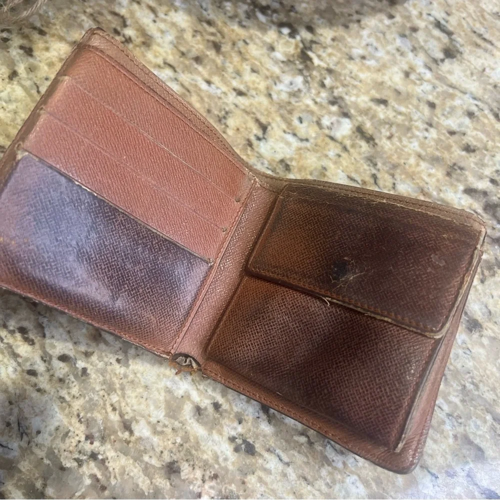 Authentic Vintage LOUIS Vuitton LV Monogram Short Bifold Wallet